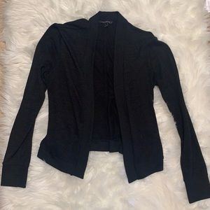 💗Pretty, simple black cardigan
